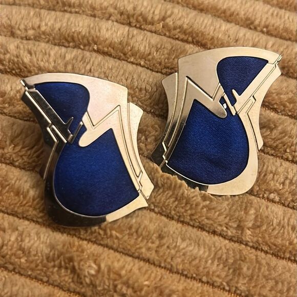 Hallmarked Unique Gold and Blue Earrings - Picture 3 of 4